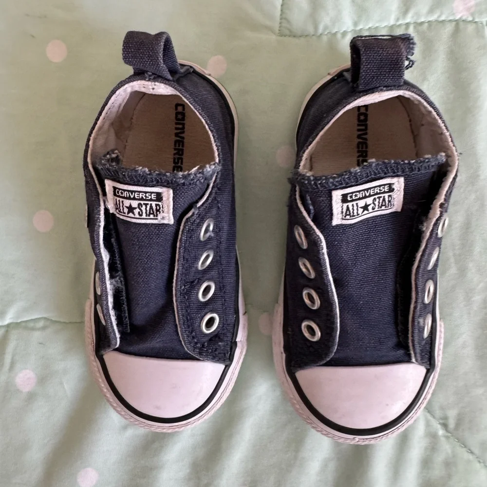 Converse Velcro Blue Kids Sneaker size 6